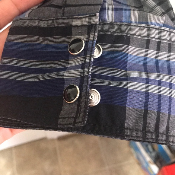 Button-Down Plaid Shirt - Picture 5 of 8